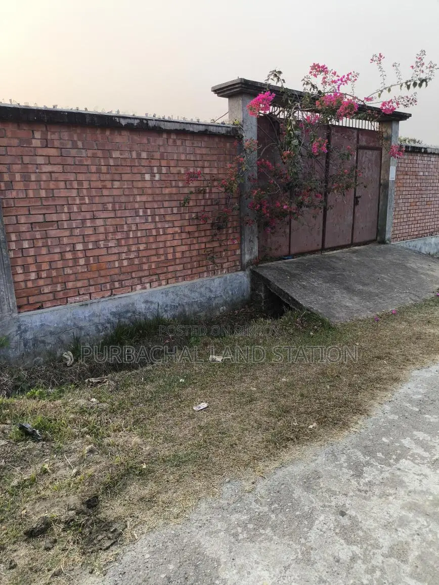 Sector 17, Prime location 5 Katha plot urgent sale. Purbachal. in Purbachal