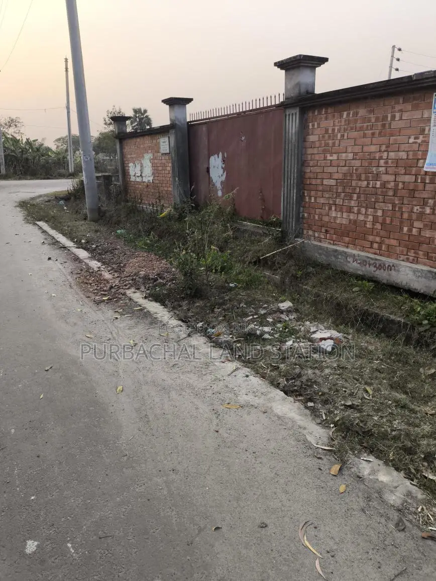 Sector 17, Prime location 5 Katha plot urgent sale. Purbachal. in Purbachal