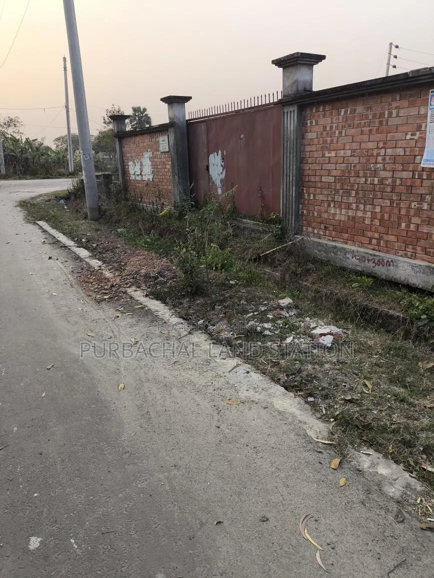 Sector 17, Prime location 5 Katha plot urgent sale. Purbachal. in Purbachal