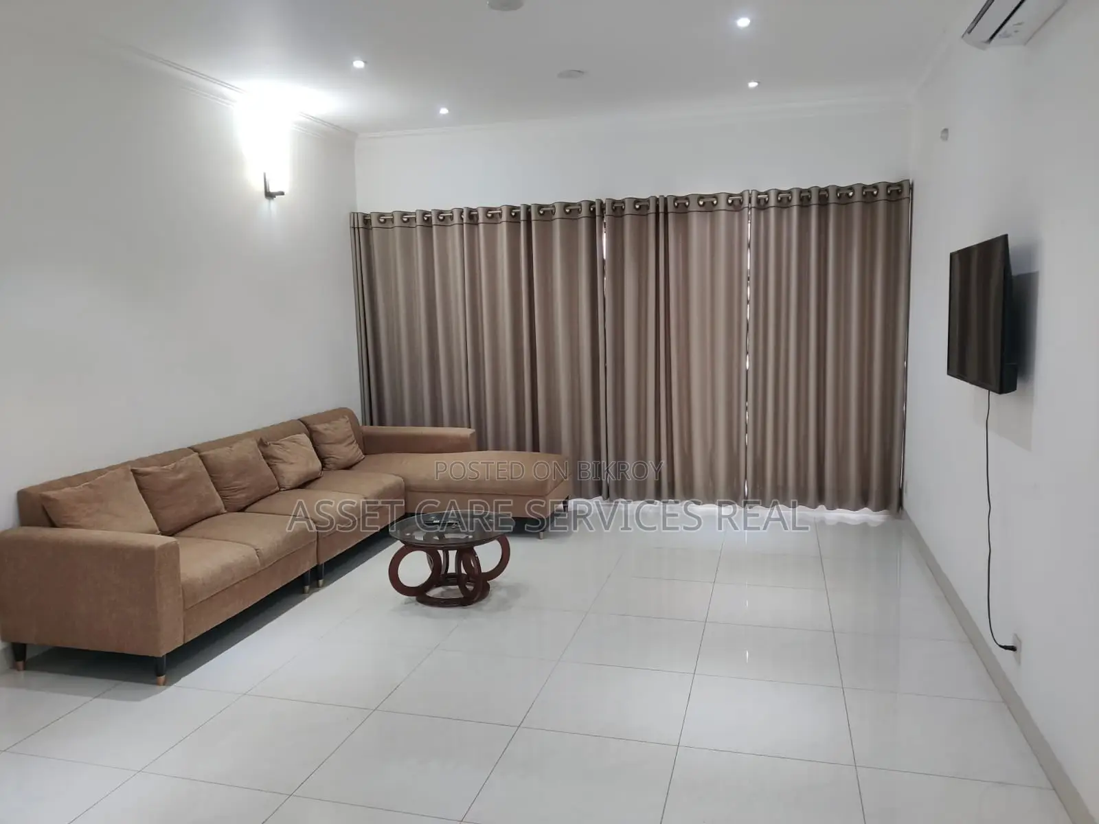 Fully-Furnished Gym-Pool Facilities 4-Bed Apartment for Rent in Gulshan in Gulshan