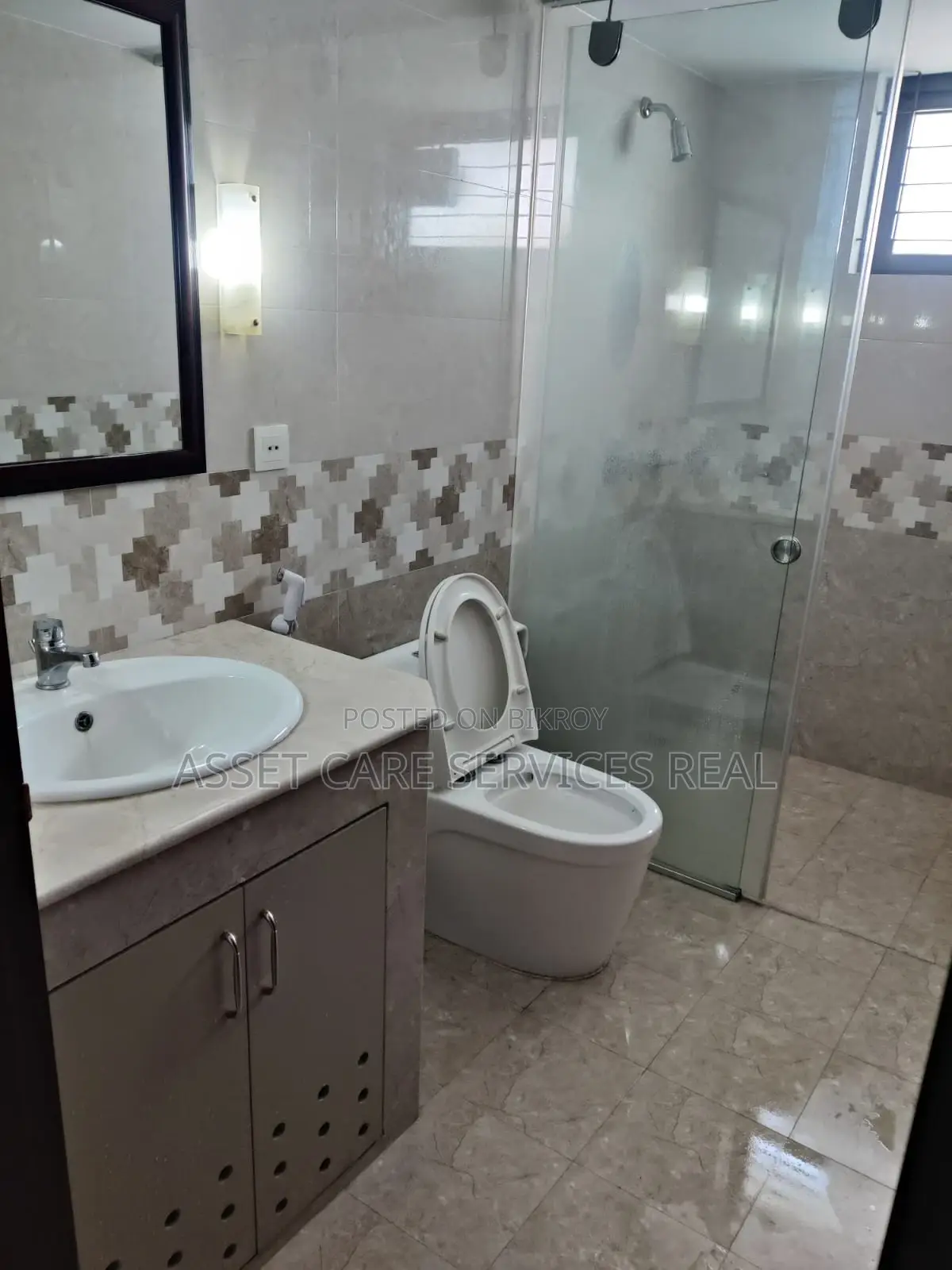 Fully-Furnished Gym-Pool Facilities 4-Bed Apartment for Rent in Gulshan in Gulshan