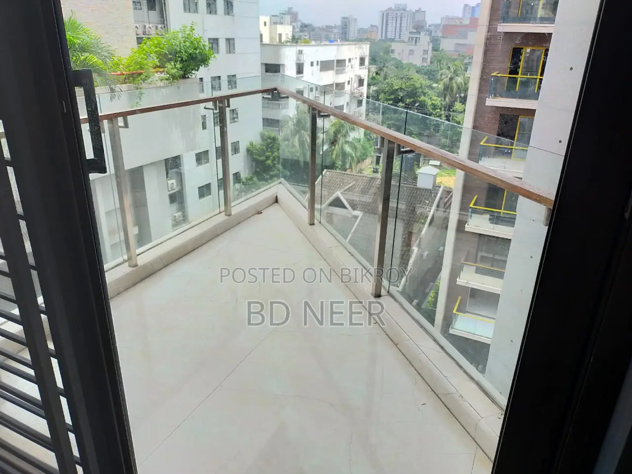 Luxury Ready Furnished Office 5800 SqFt For Rent in Gulshan Avenue in Gulshan