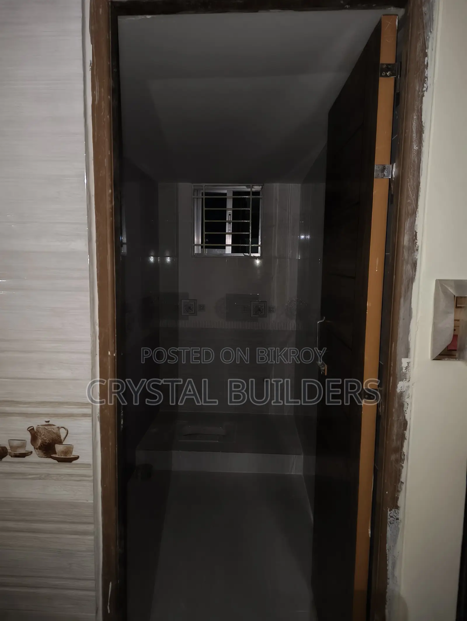 Get a ready flat right now on Kazibari Road, inside the city. in Banasree