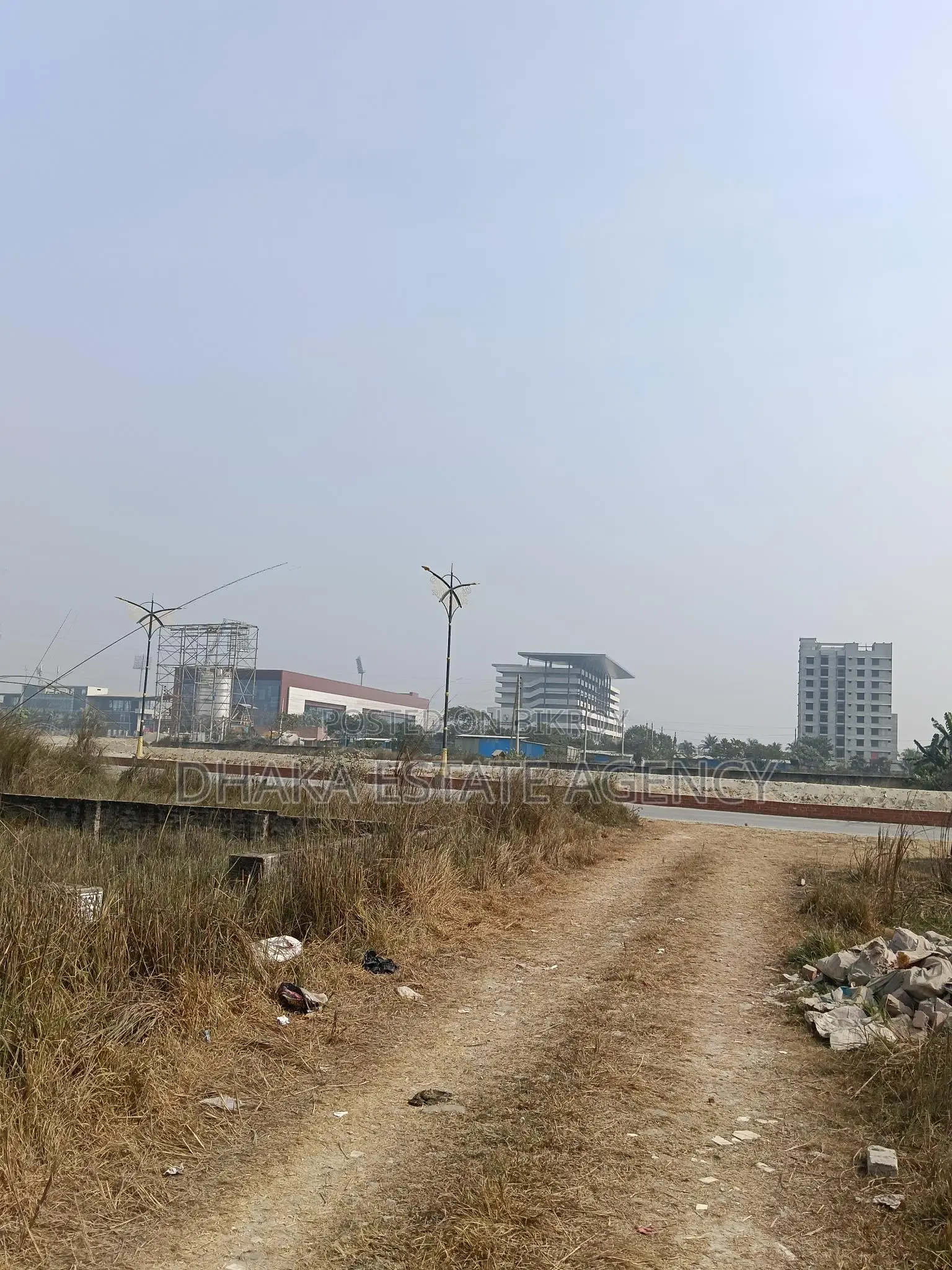 Urgent Block-N, South Face 3 Katha Plot Sale in Basundhara