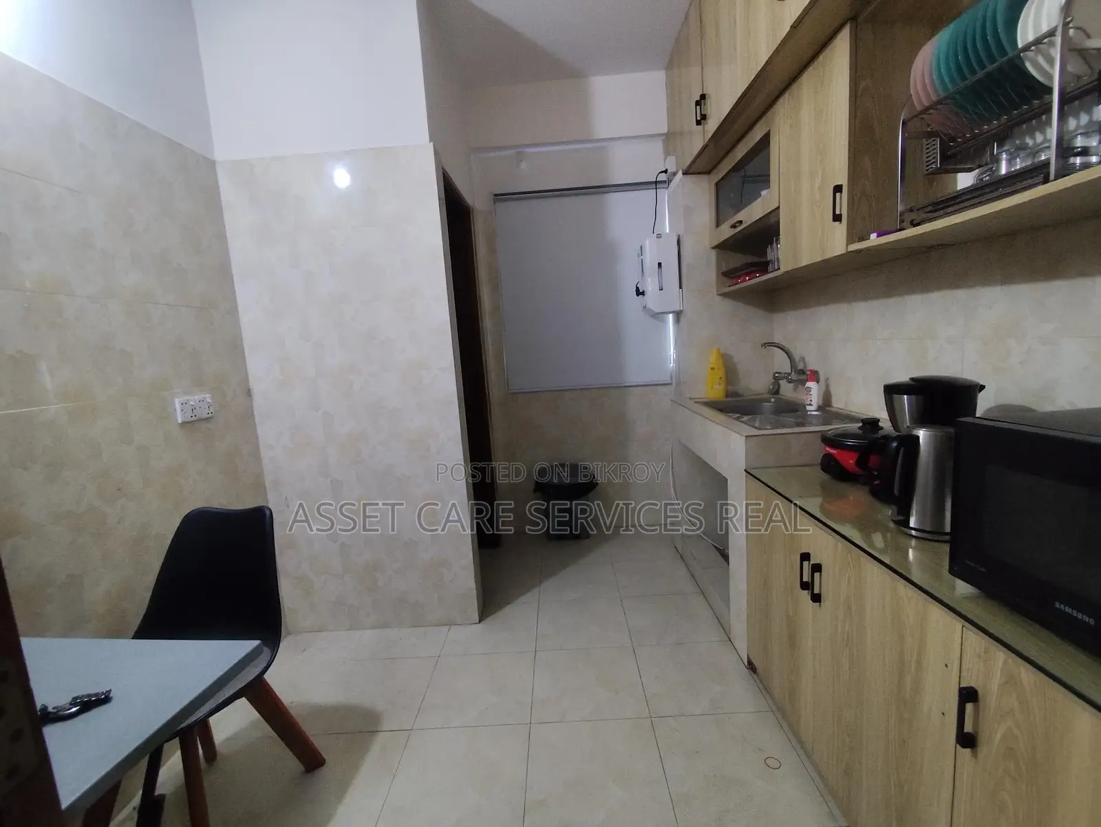 2100-Sqft Lake View Office Space Rent In Gulshan-1 in Gulshan