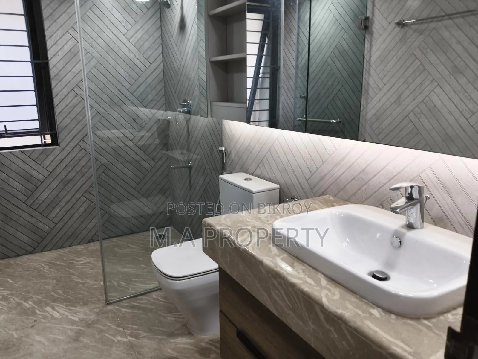 Rent Apartment 4-Bedroom 2 Carpark Gulshan in Gulshan