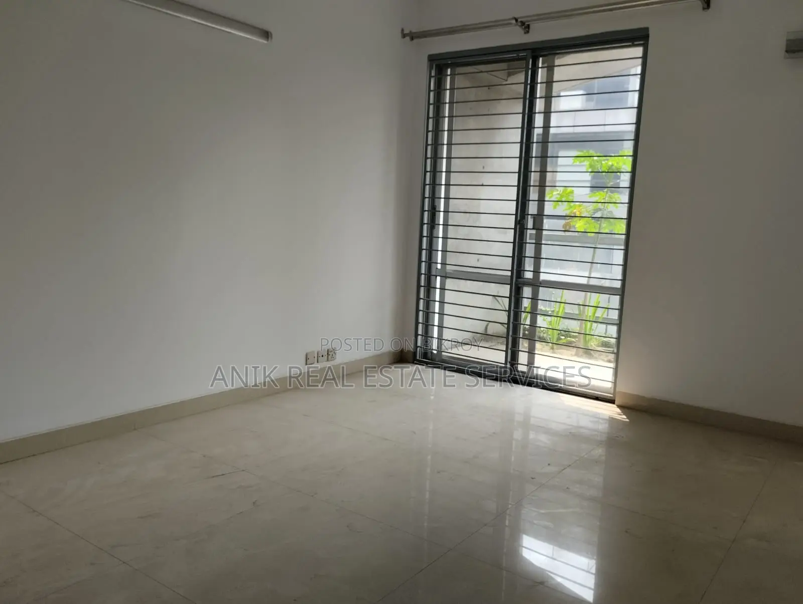 Good Quality 4000 Sft Un Farnised Flat Rent At Gulshan North in Gulshan