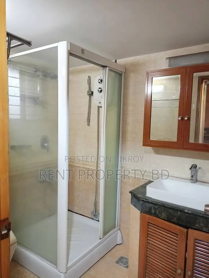 2200 sft 3-bedroom nice apartment for rent in Banani in Banani