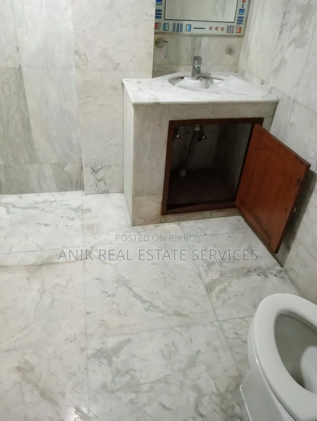 Good Quality 3 Bedroom Un Farnised Flat Rent At Gulshan 2 in Gulshan