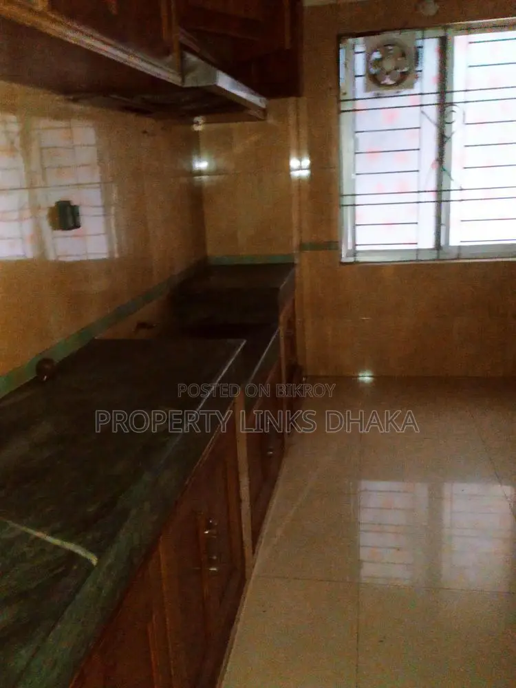 4 bedroom 5 washroom balcony drawing dining kitchen in Gulshan