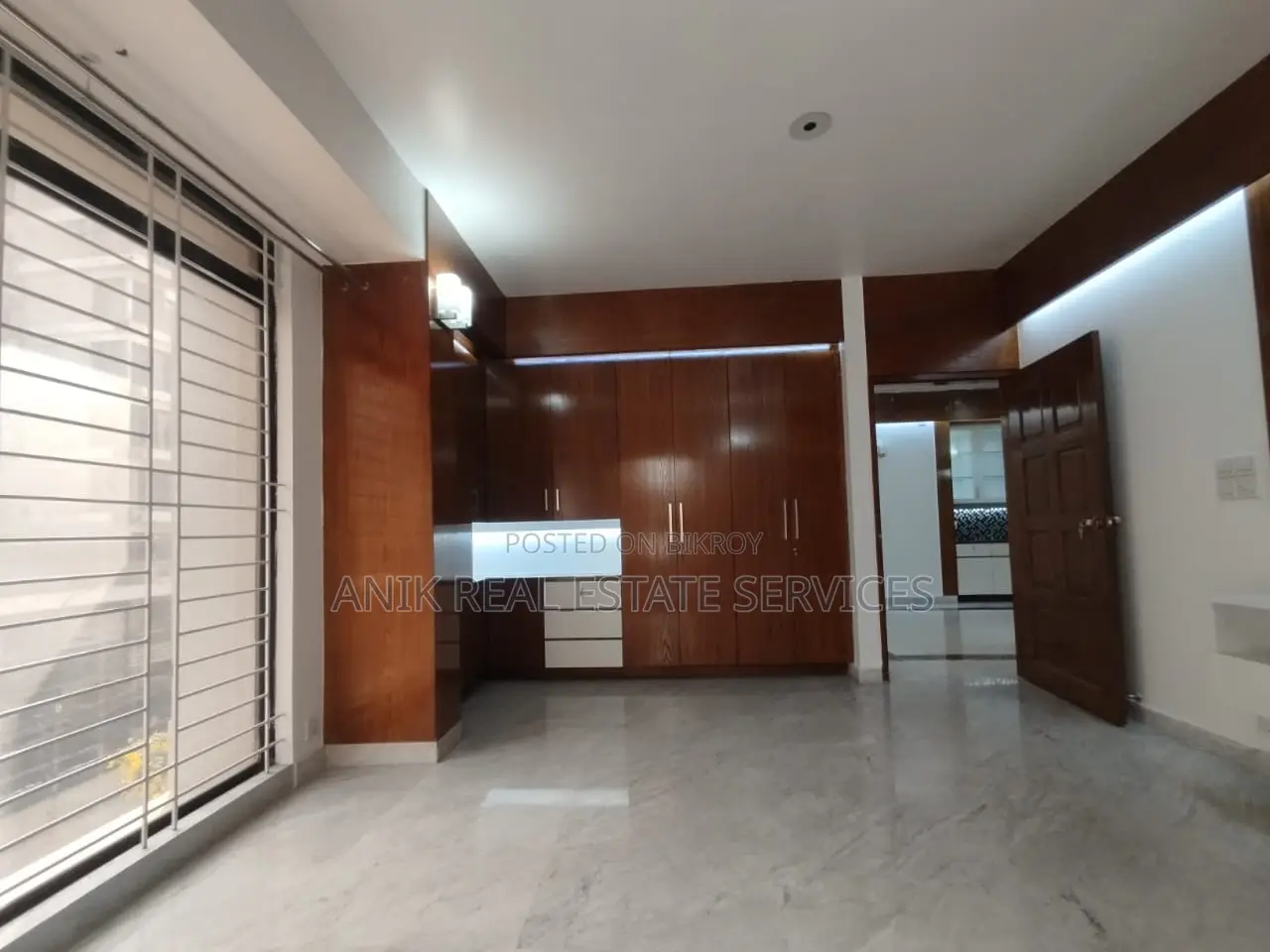 Good Quality 3200 Sft Un Farnised Flat Rent At Baridhara in Baridhara