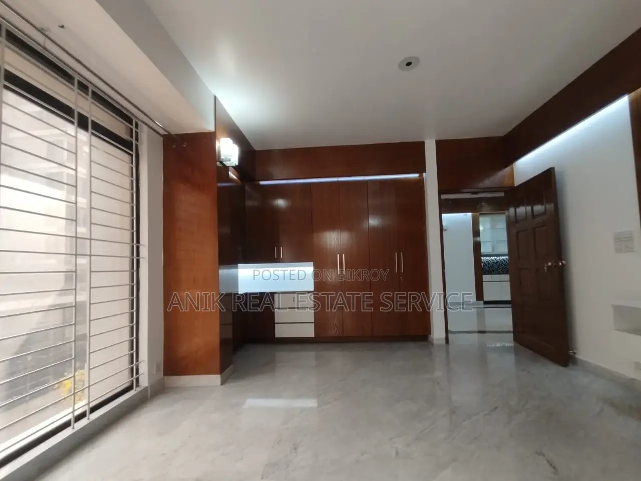 Good Quality 3200 Sft Un Farnised Flat Rent At Baridhara in Baridhara