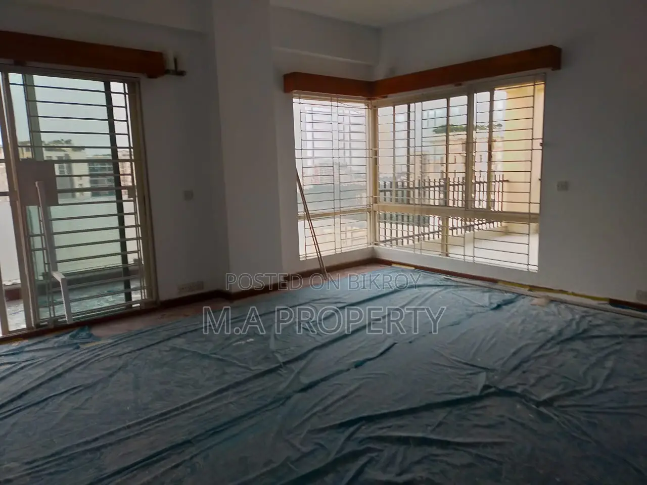 Duplex Apartment 5600sqft 4-Bedroom 2-Carpark Gulshan North in Gulshan