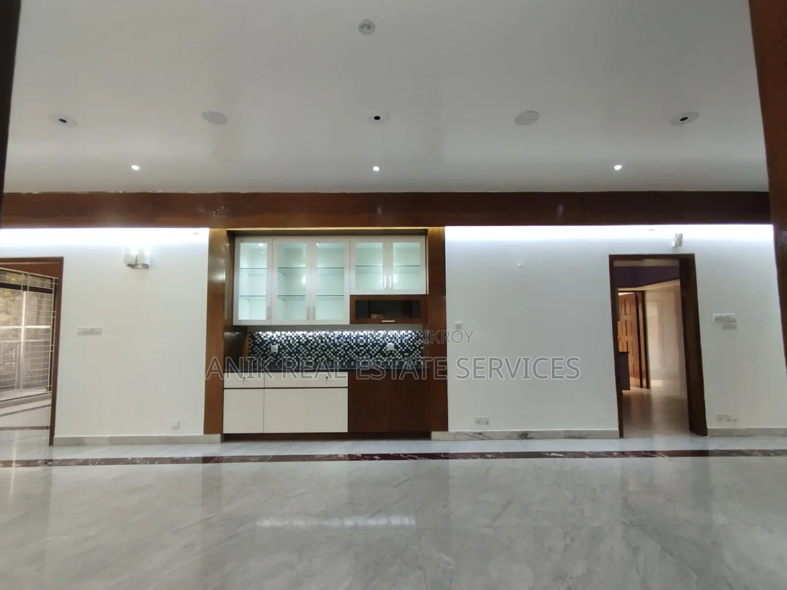 Good Quality 3200 Sft Un Farnised Flat Rent At Baridhara in Baridhara