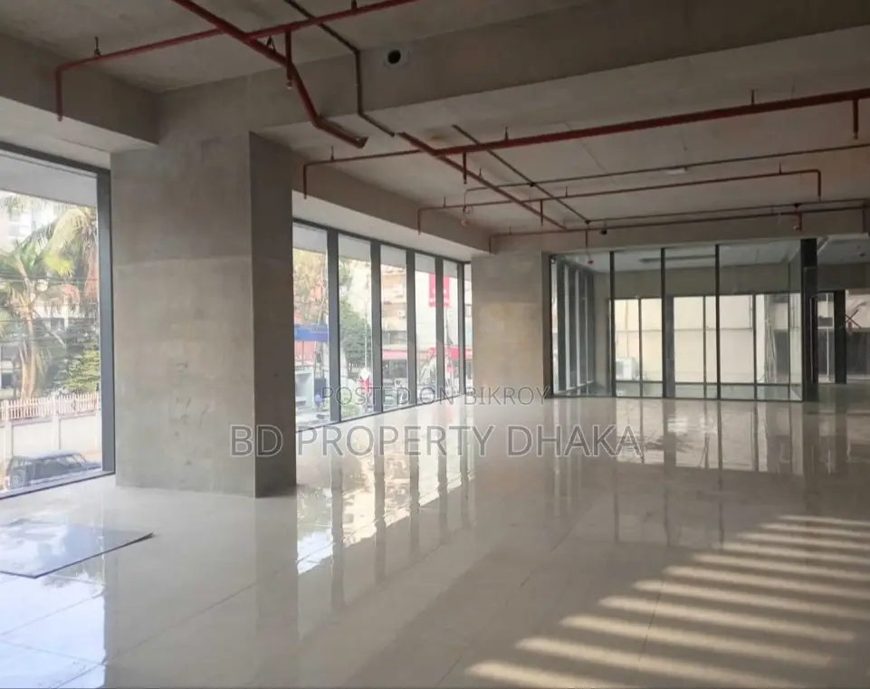 Modern building 6100sqft Open Commercial Space Rent in Gulshan Avenue in Gulshan