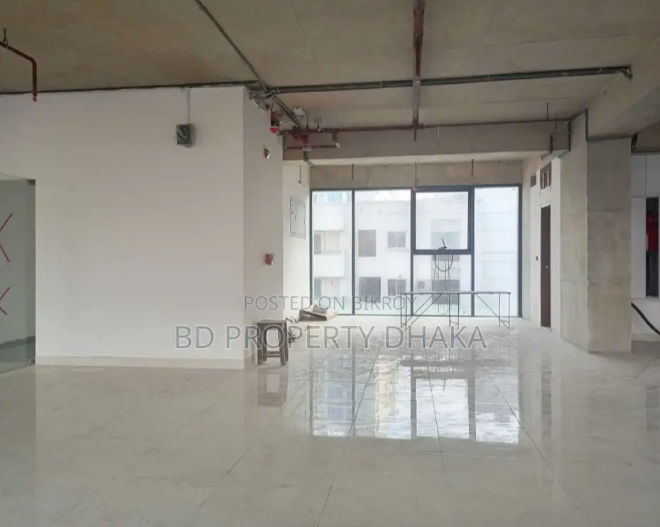 Modern building 6100sqft Open Commercial Space Rent in Gulshan Avenue in Gulshan
