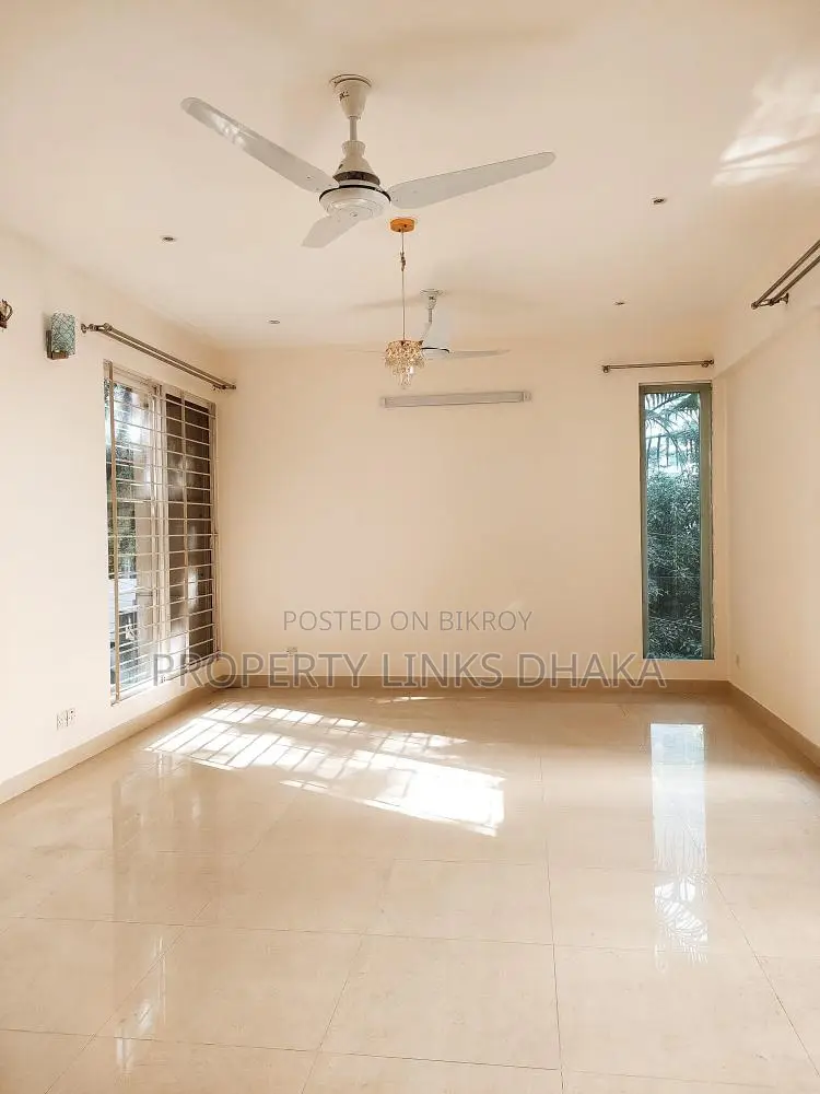 Unfurnished flat for Rent in Gulshan in Gulshan