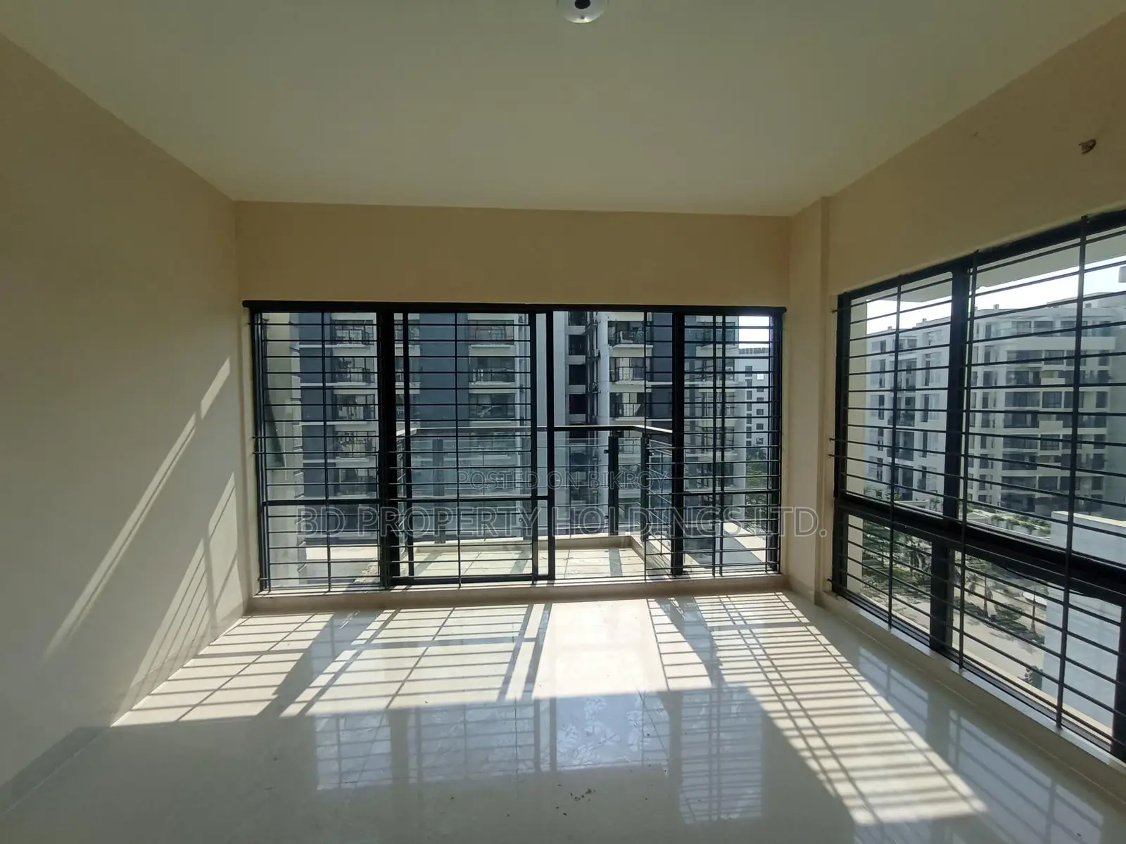 2500 SFT Luxurious Brand New Ready Flat for Rent in Rupayan City Uttara in Basundhara