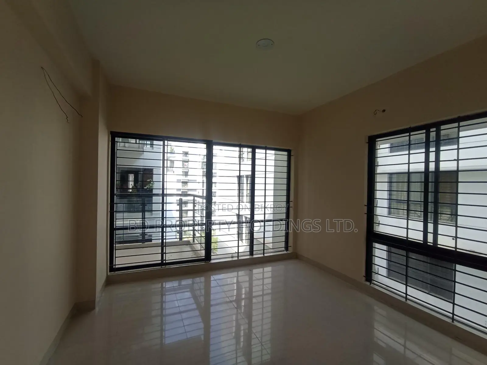 2500 SFT Luxurious Brand New Ready Flat for Rent in Rupayan City Uttara in Basundhara