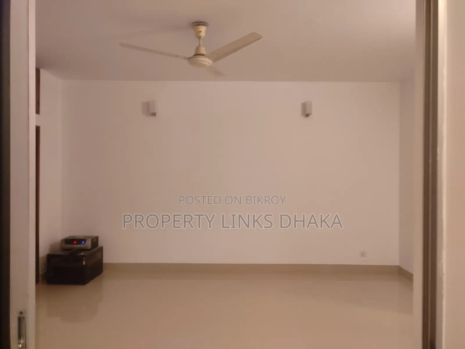 Newly Renovated flat for Rent in Baridhara Diplomatic Zone in Baridhara