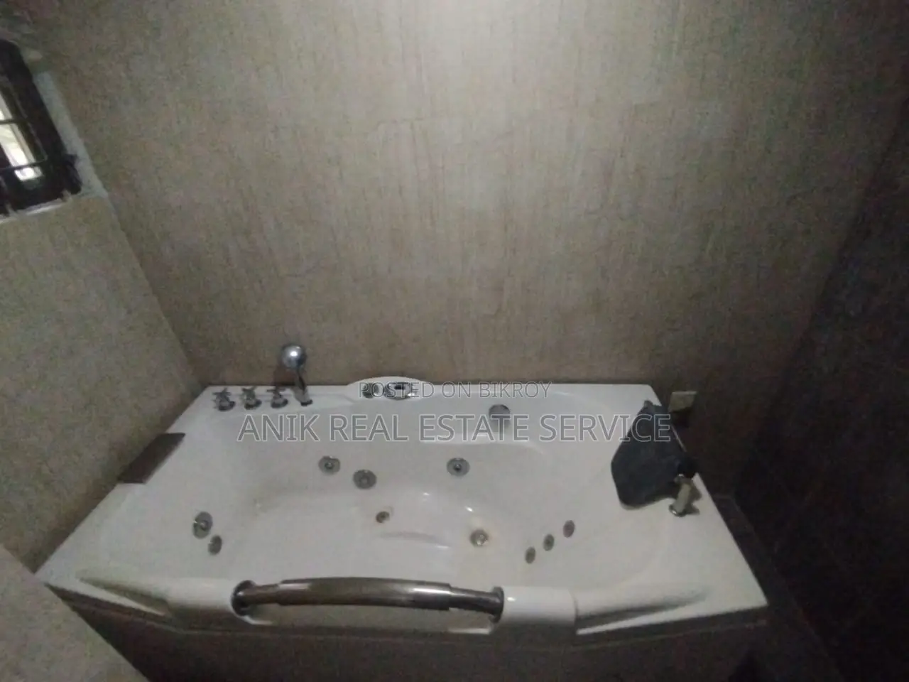 Duplex Good Quality 5000 Sft Full Farnised Flat Rent At Banani in Banani