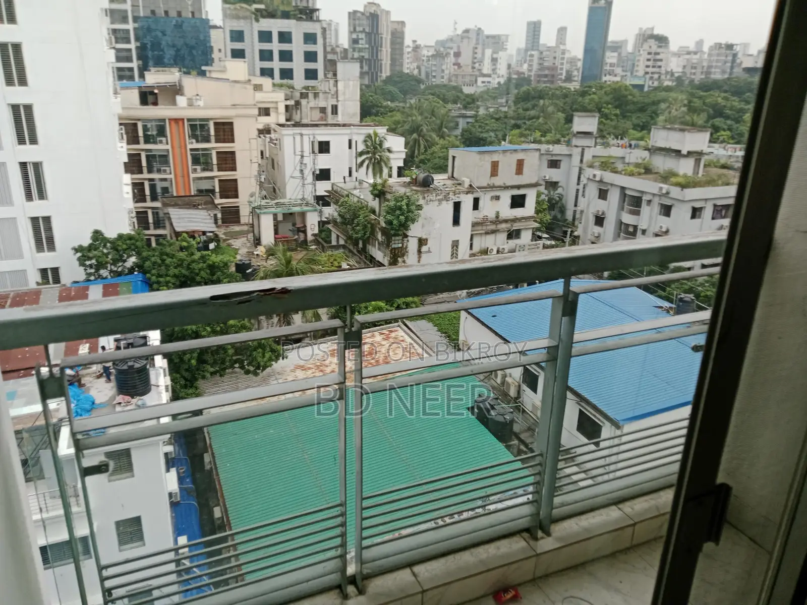 good unfurnish 3 Bed room apt available in banani in Banani