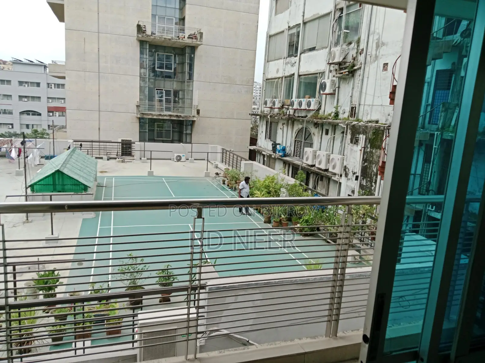 good unfurnish 3 Bed room apt available in banani in Banani