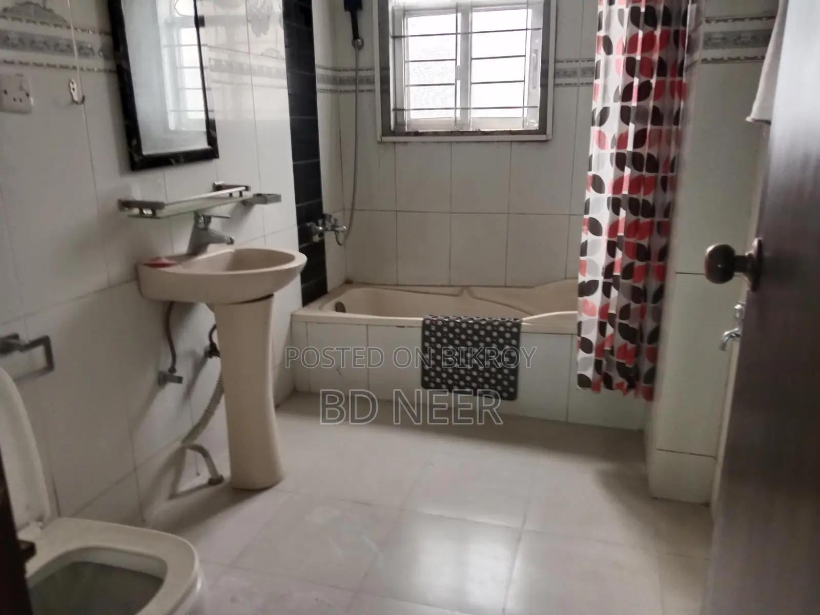 good unfurnish 3 Bed room apt available in banani in Banani