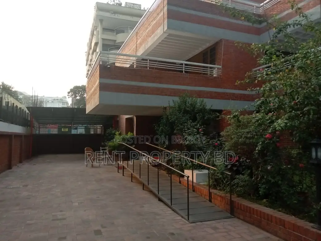 5500 Sft House Rent At Gulshan-2 in Gulshan