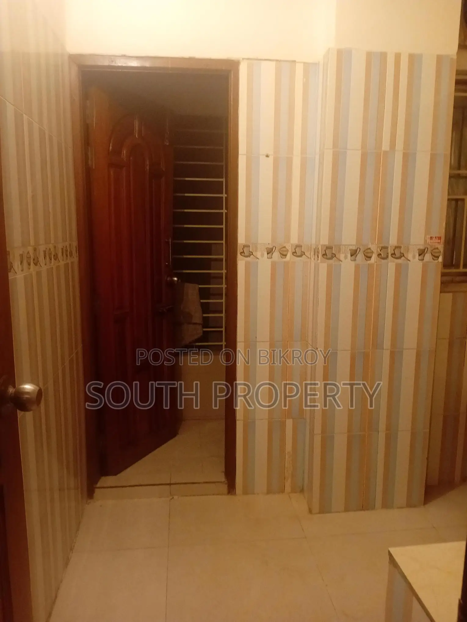 Ready used 1550 sft flat sale at Khilgaon Reazbagh in Khilgaon