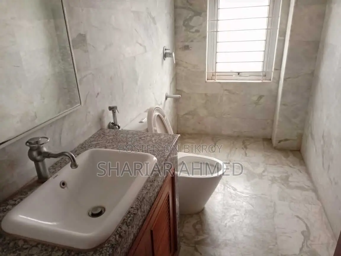 Unfurnished Apartment Available For Rent In Gulshan in Gulshan