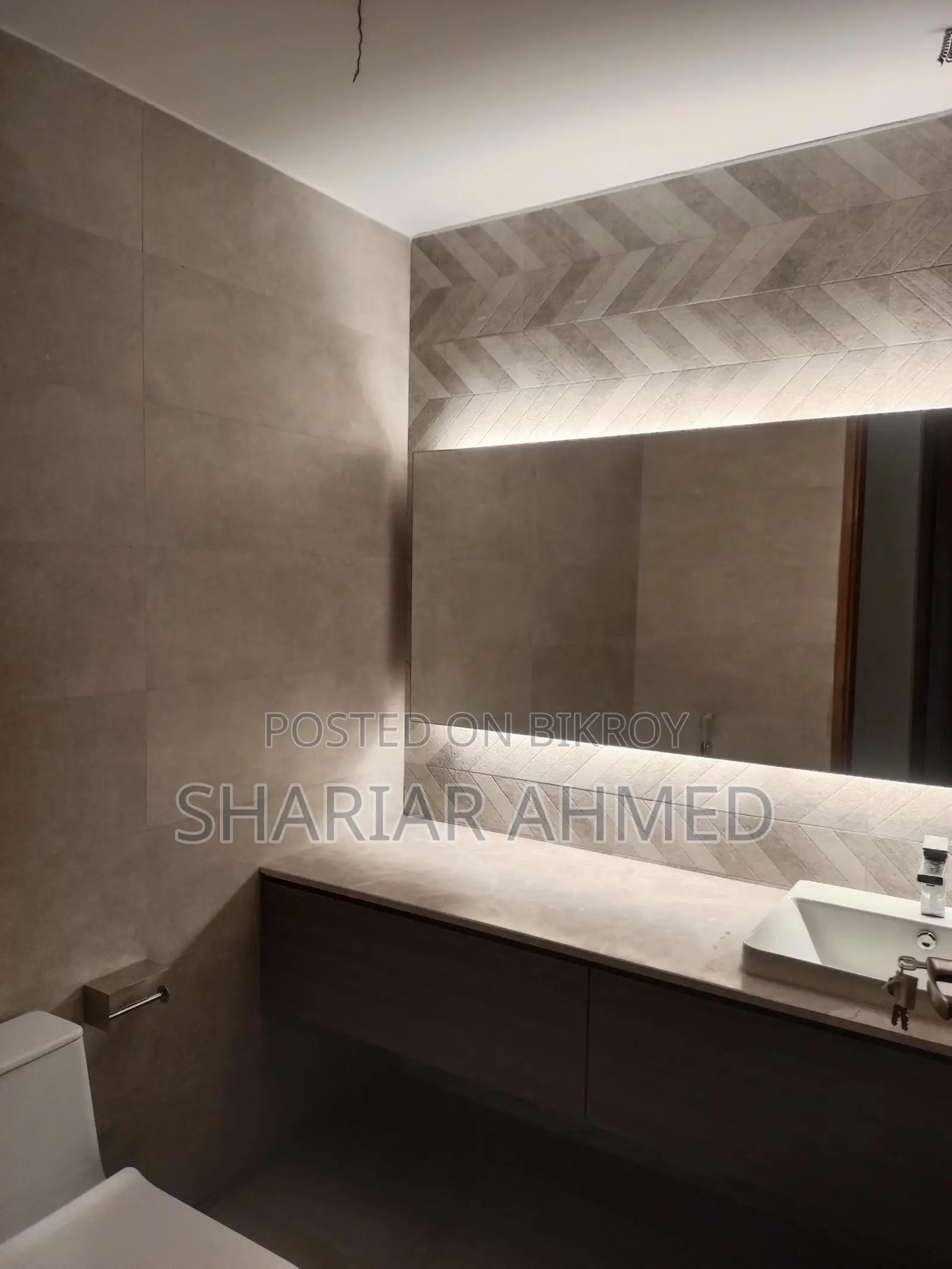 Make This 5490 Sqft(gym-pool) Nice Flat Yours, By Renting It In Gulshan in Gulshan