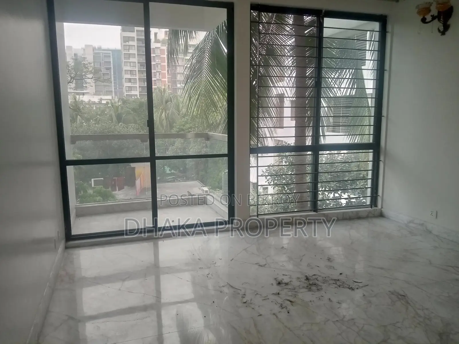 Un-Furnished 2520-Sqft Nice Flat Rent in Gulshan in Gulshan