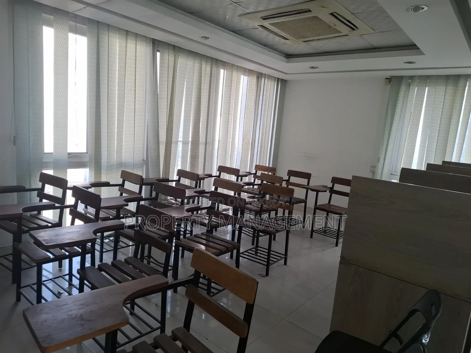 4500 Sqft Residential/Office Space for Rent with 2 Parking Spots in Gulshan