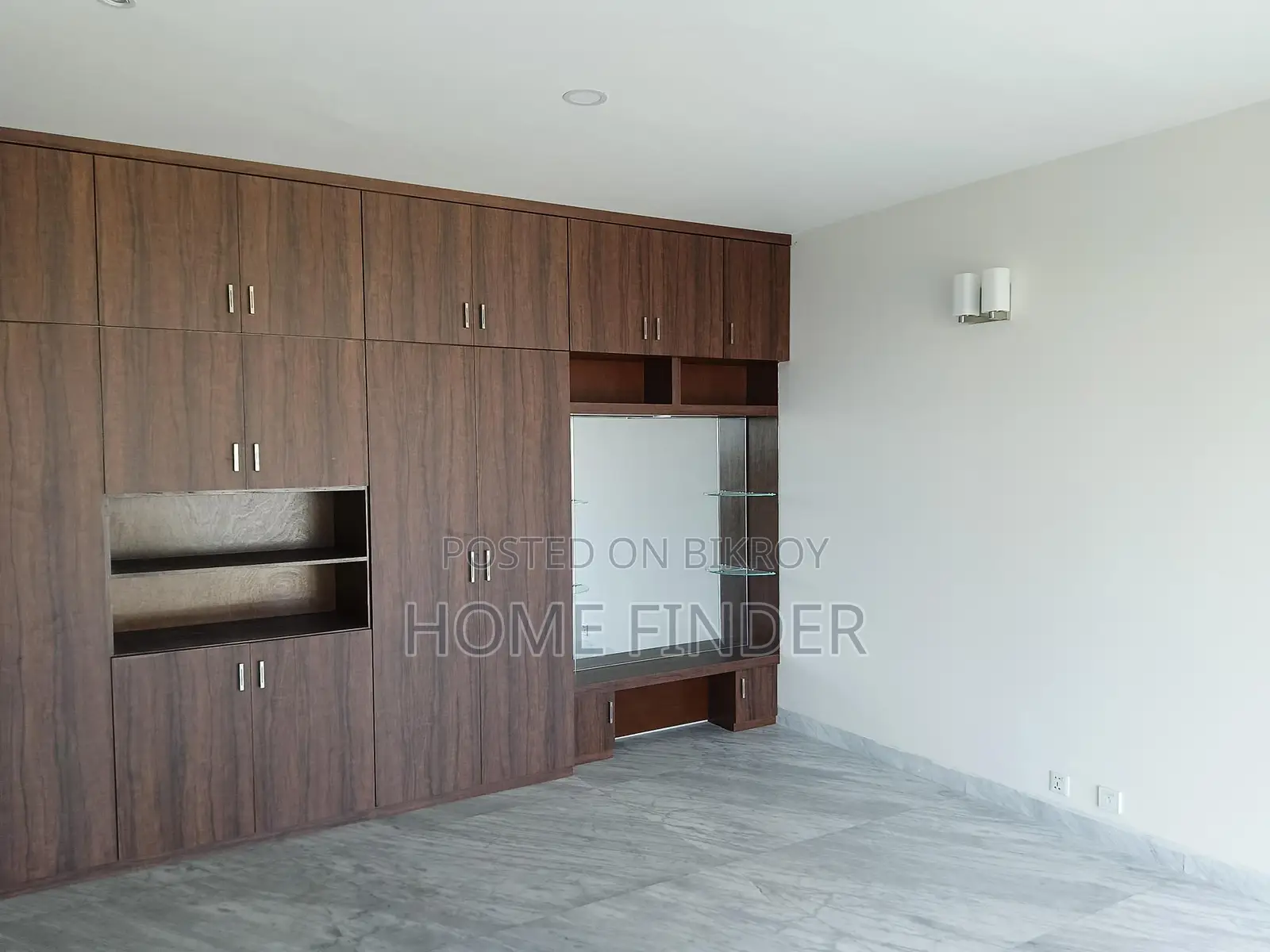 Build A Cozy Atmosphere In This Abundant Flat Of 4350SqFt Rent @ Gulshan in Gulshan