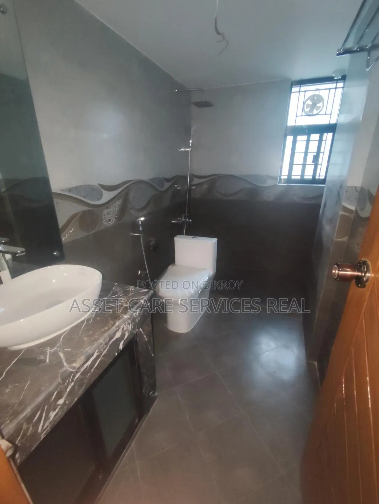 3500-Sqft Brand New Office Space Rent In Gulshan-2 in Gulshan
