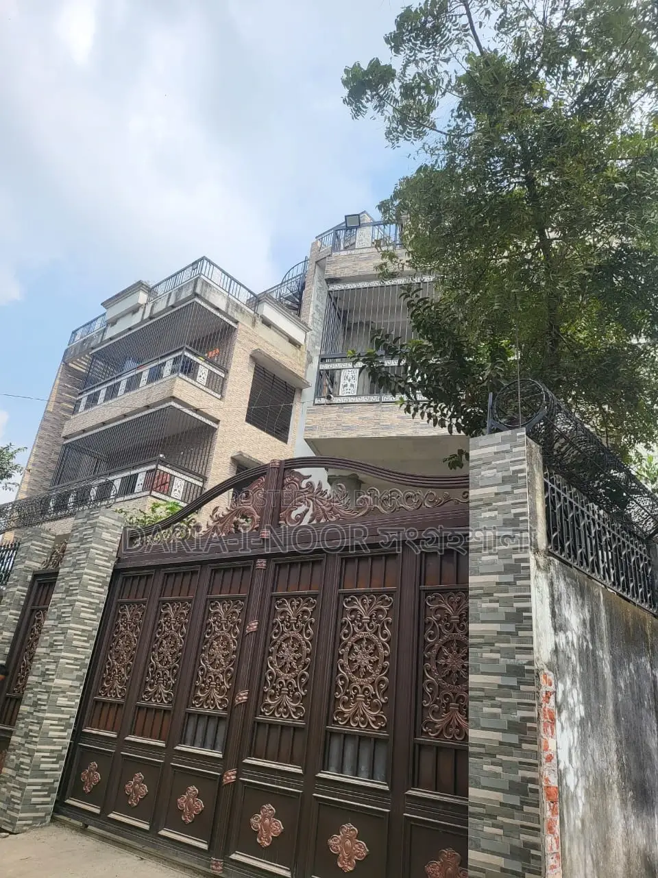 Luxury 4-Story Duplex for Sale on 5 Katha Land in Mohammadpur in Mohammadpur