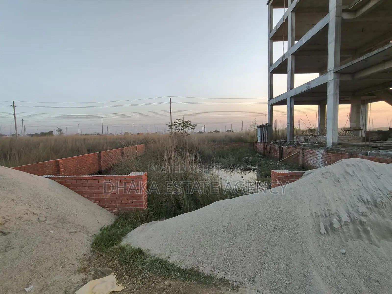 Block K, 3+3=6 Katha South Facing Plot for Sale in Khilkhet
