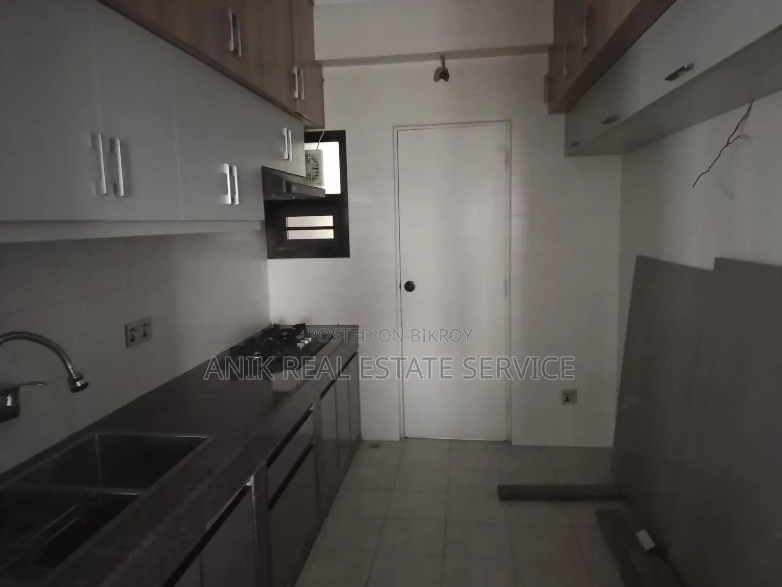 New Good Quality 6500 Sft Un Farnised Flat Rent At Gulshan 2 in Gulshan