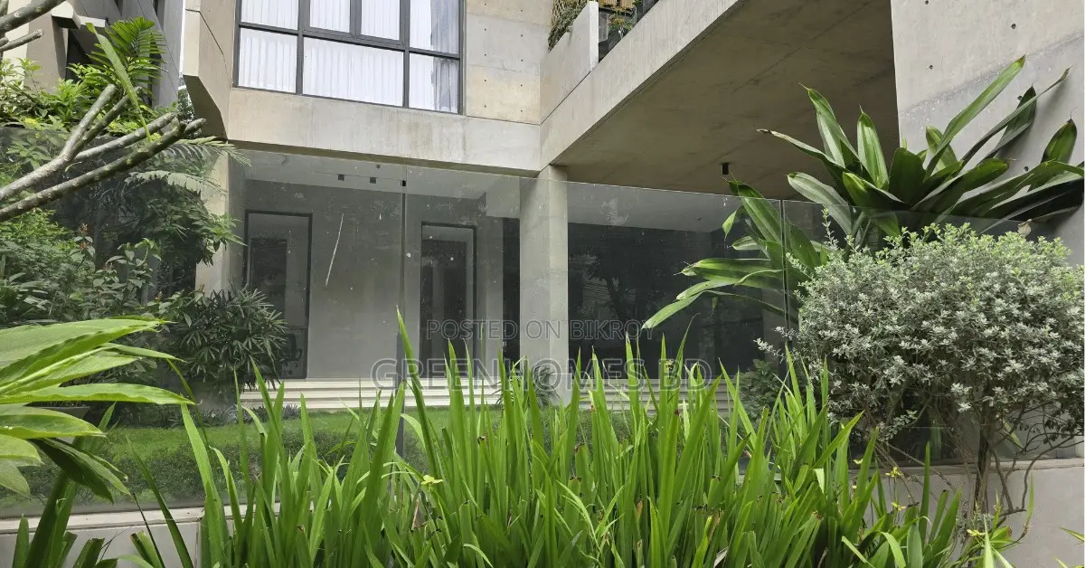 Baridhara Diplomatic Zone - South-facing Apartment – 3850 Sft in Baridhara