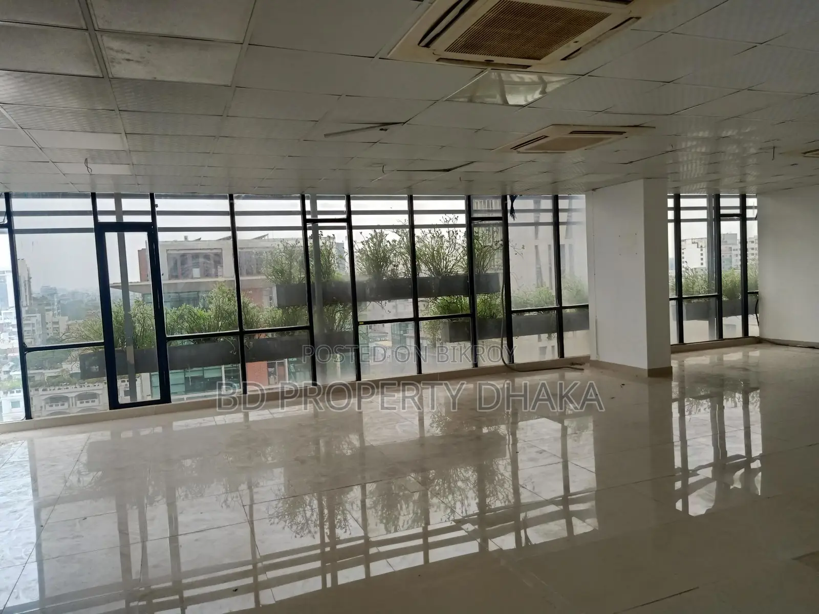 2250 Sqft Open Commercial Space in a New Building for Rent in Banani in Banani