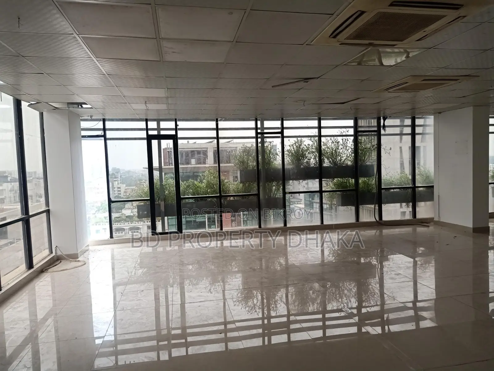2250 Sqft Open Commercial Space in a New Building for Rent in Banani in Banani