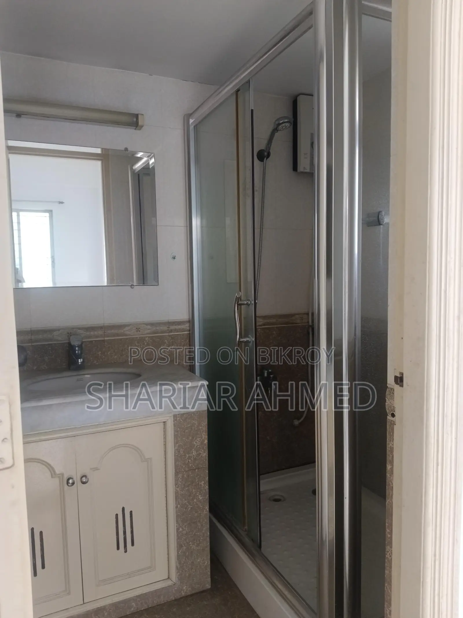 2200 Sqft Un-furnished Apartment For Rent In Gulshan 1 in Gulshan