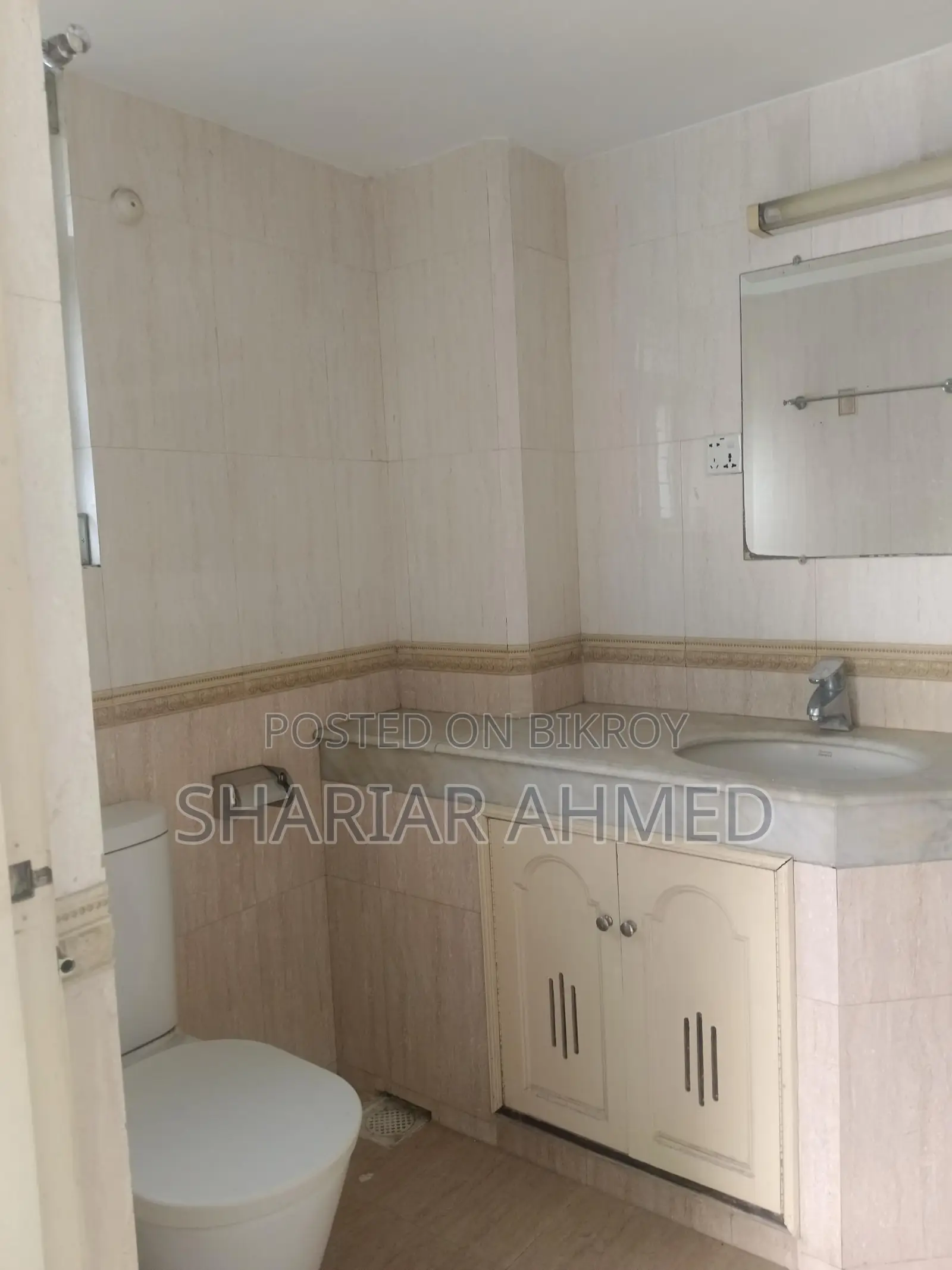 2200 Sqft Un-furnished Apartment For Rent In Gulshan 1 in Gulshan