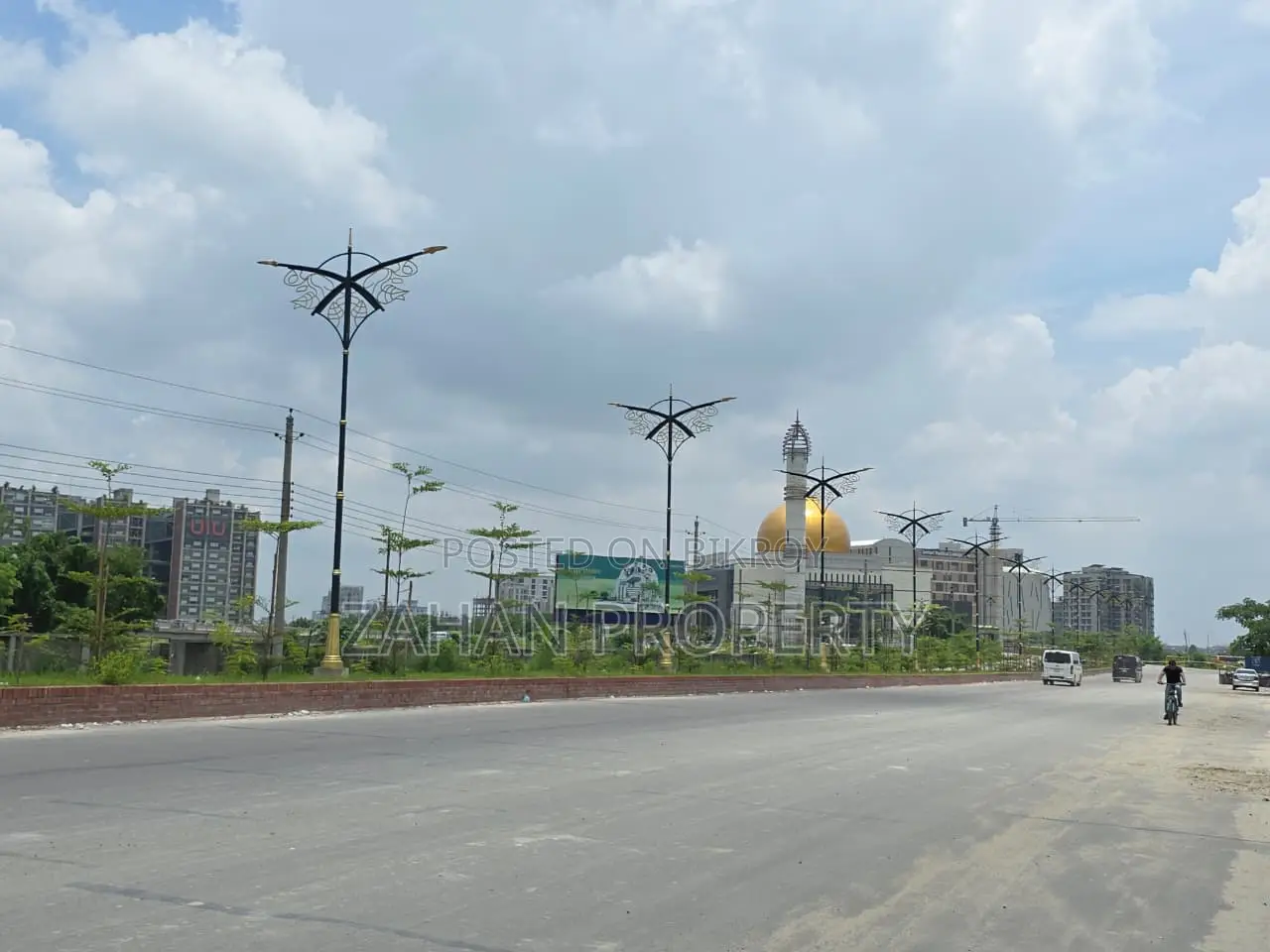 Bashundhara L Block 20 Katha Plot for Sale.. Near 300 ft... in Basundhara