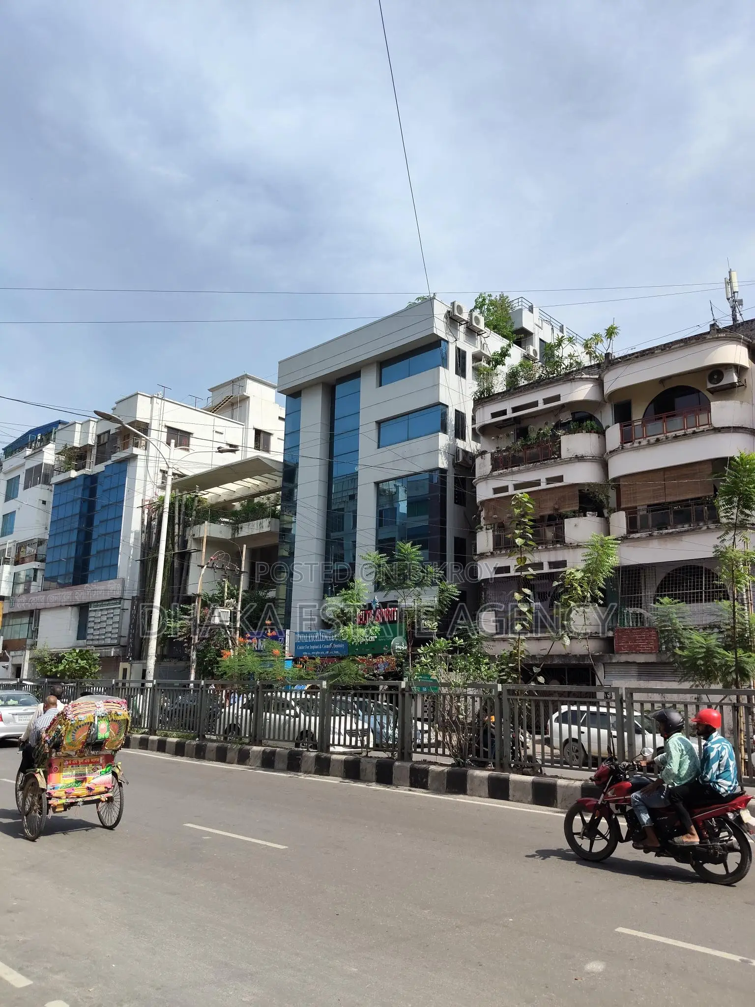 Banani Kamal Ataturk Avenue in Banani