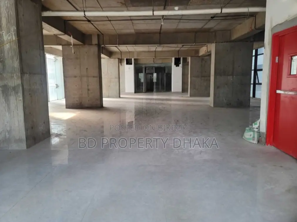 10000 Sqft Open New Commercial Space Rent In Gulshan Avenue in Gulshan