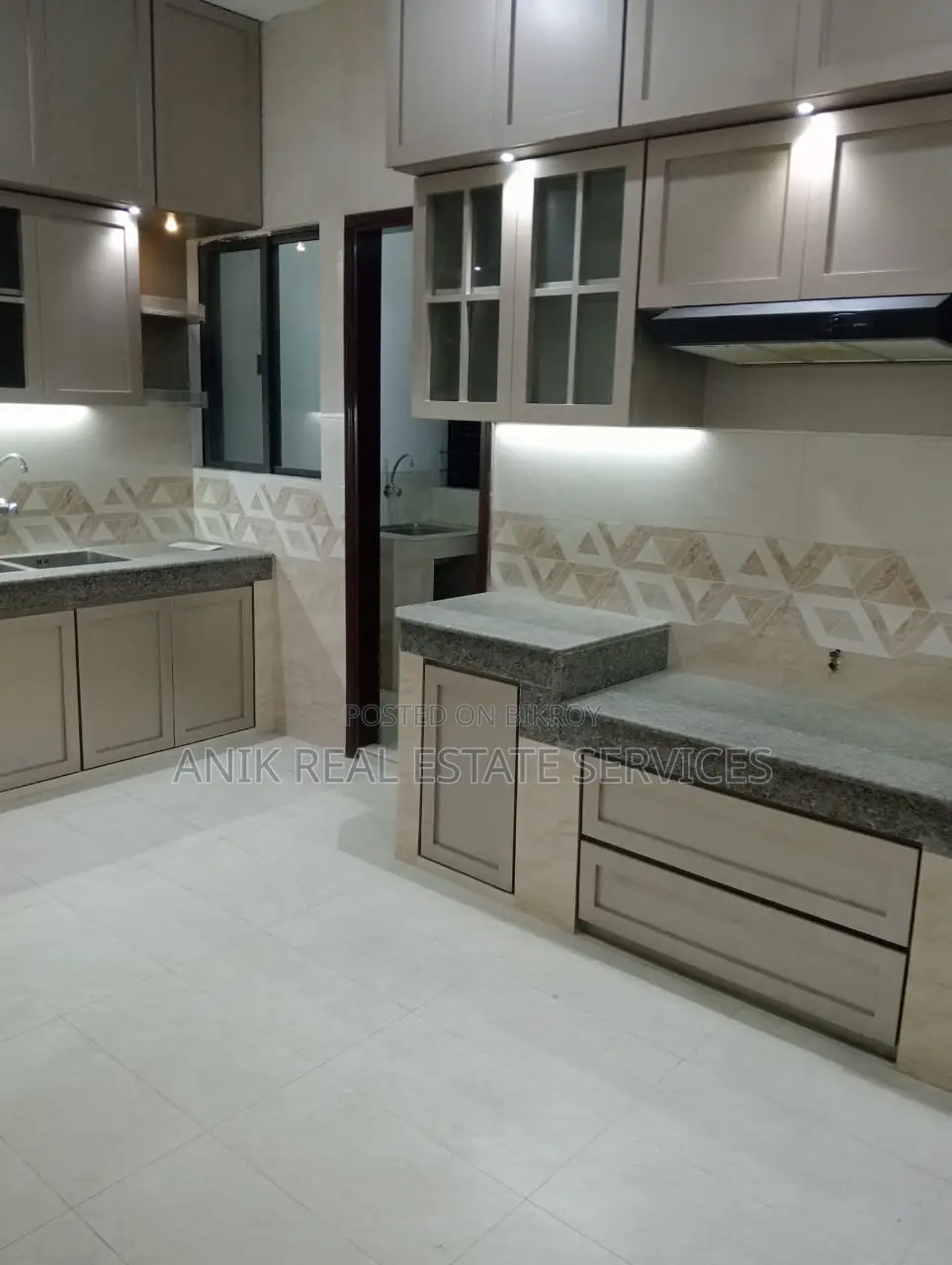 New Modern Swmming Pool Gym Un Farnised Flat Rent At Gulshan 1 in Gulshan