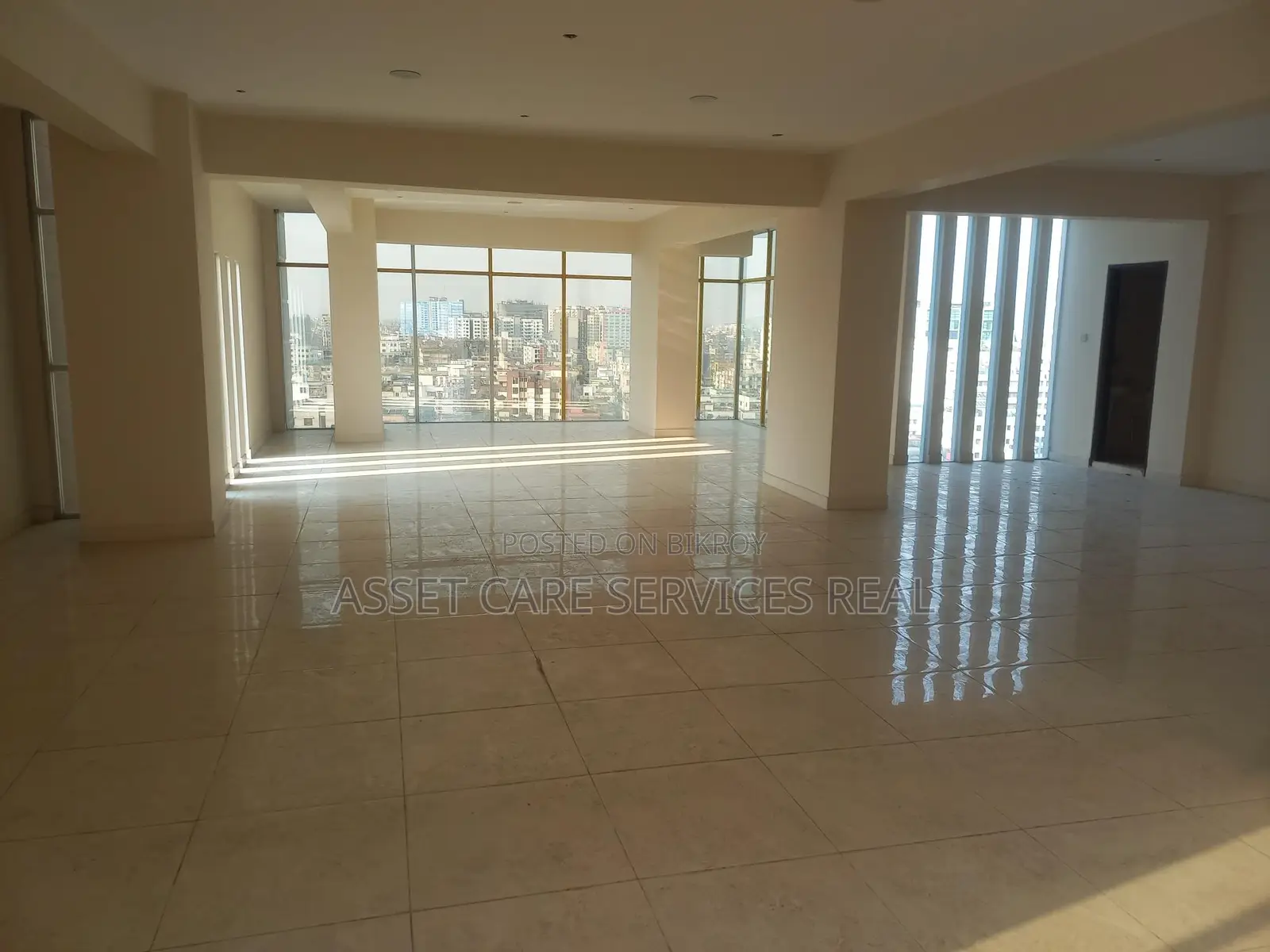 4000 Sq Ft Commercial @ Gulshan 1 Avenue in Gulshan