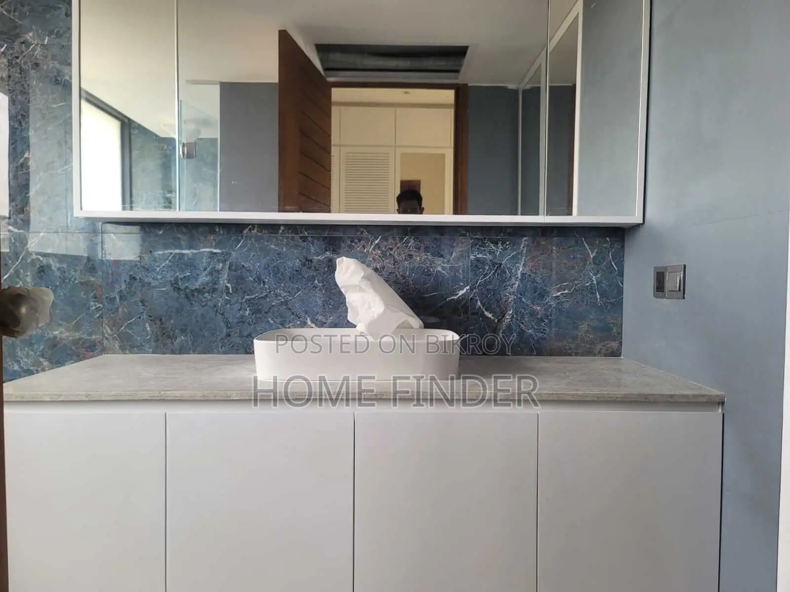 New Furniture with Modern Apt: For Rent @ Gulshan in Gulshan